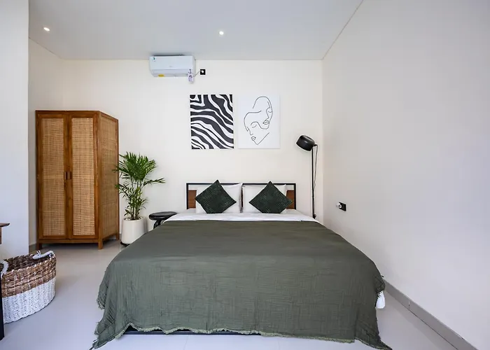 Pool Garden Private 2br - 10 Min To Finns Club ヴィラ *